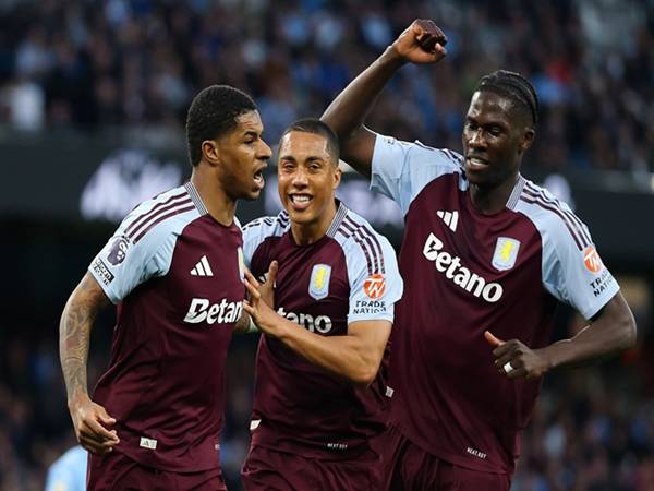 Phong độ ấn tượng trong màu áo Aston Villa