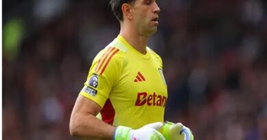 Chuyển nhượng MU: Xúc tiến vụ Emiliano Martinez