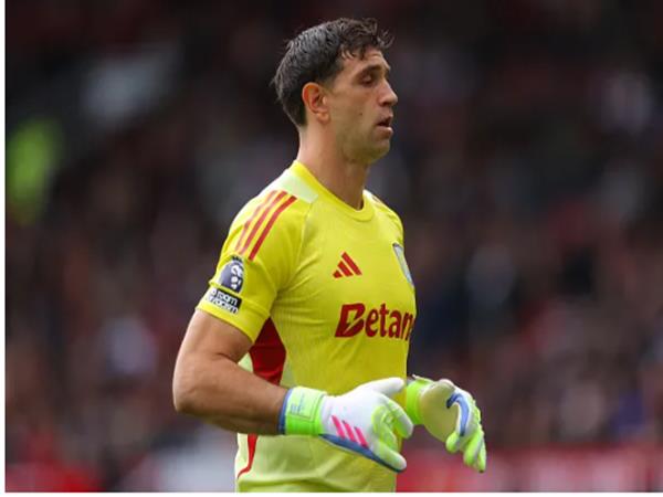 Chuyển nhượng MU: Xúc tiến vụ Emiliano Martinez