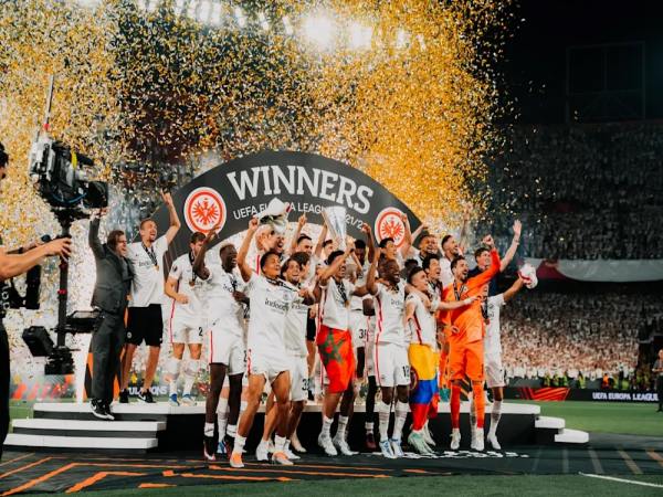 Câu lạc bộ Eintracht Frankfurt – Biểu tượng bóng đá Đức