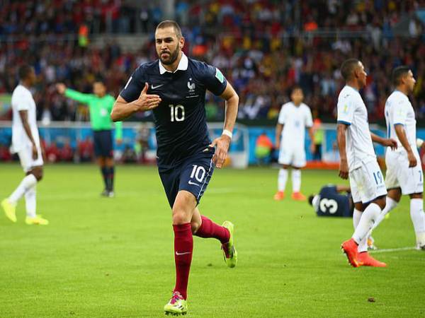Benzema với chiếc áo số 10 tại ĐTQG Pháp
